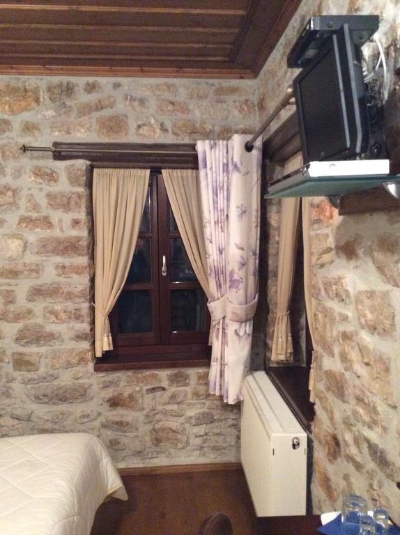 Oihalia Guesthouse Fidhákia Exteriör bild