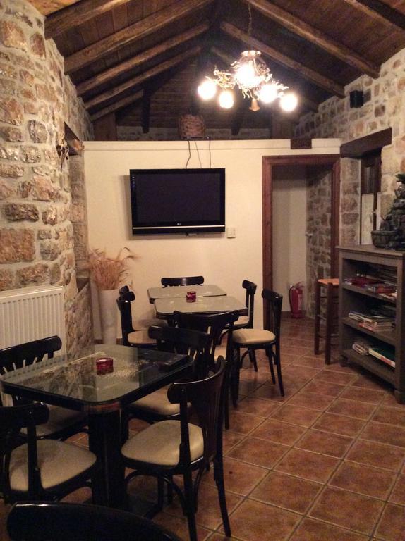 Oihalia Guesthouse Fidhákia Exteriör bild
