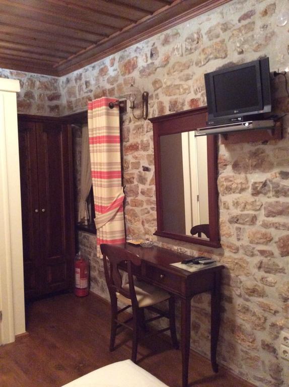 Oihalia Guesthouse Fidhákia Exteriör bild