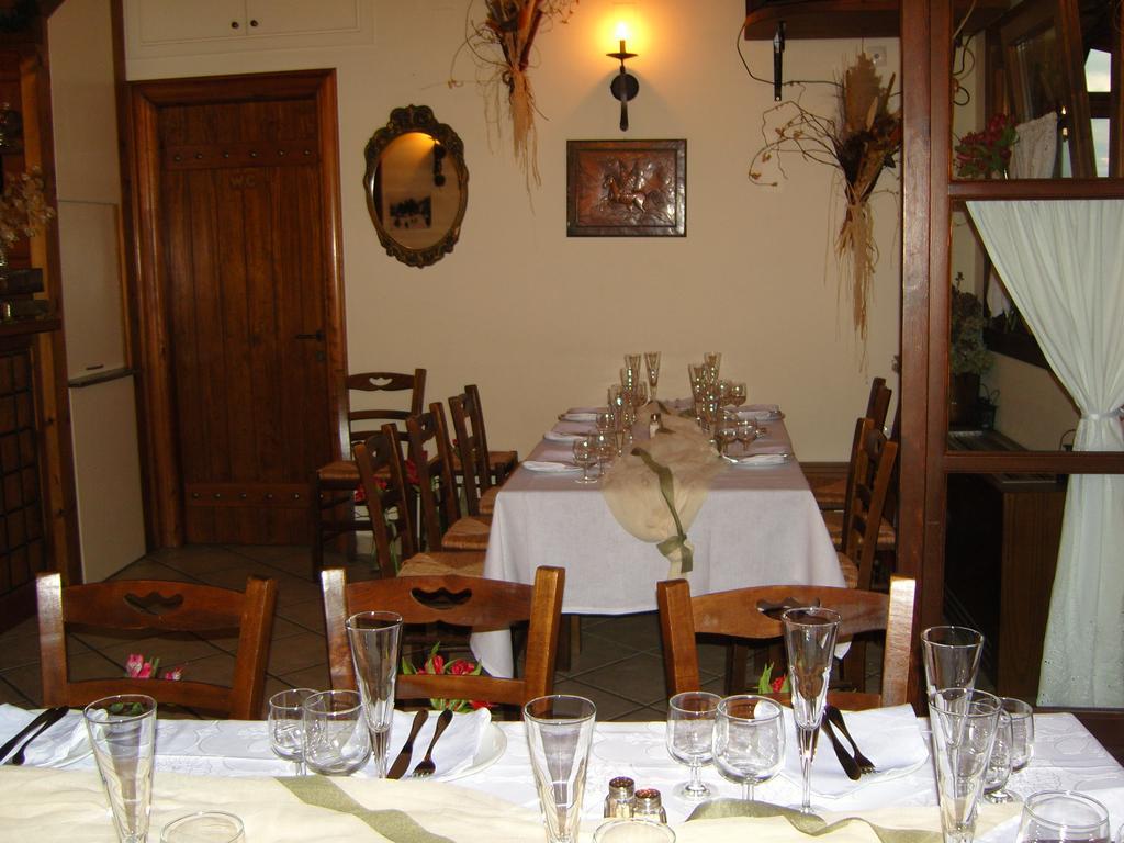 Oihalia Guesthouse Fidhákia Exteriör bild